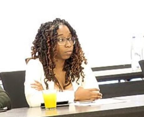 Clyde van Putten resigns/PLP has new leader