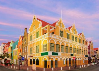 Man hears positive coronavirus test result while flying from Schiphol to Curacao