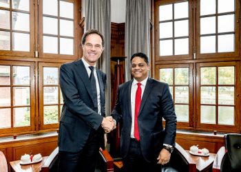 Business Curaçao behind Dutch approach