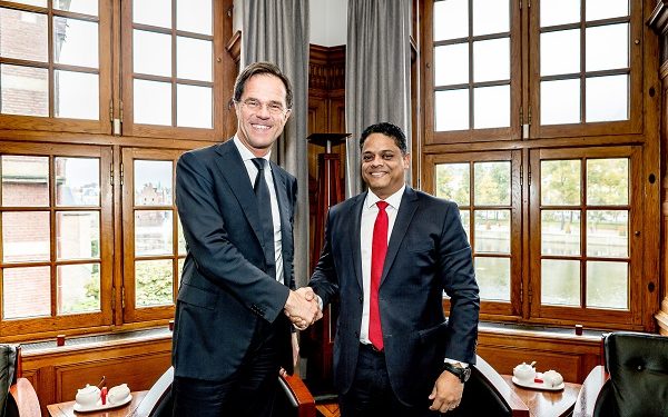 Business Curaçao behind Dutch approach