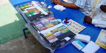 Dominican voters set a no-show record at 44.7%