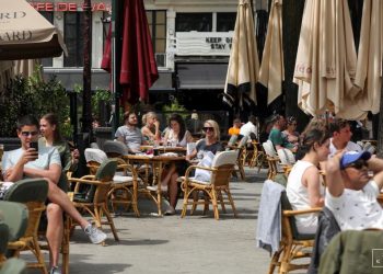 Travelers from risk areas must quarantine in the Netherlands