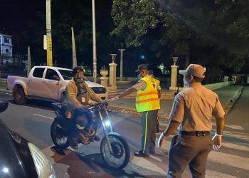 Monday curfew begins with a new schedule but the decree has not yet been issued