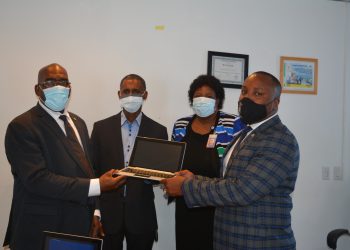 NV GEBE donates 400 Laptops