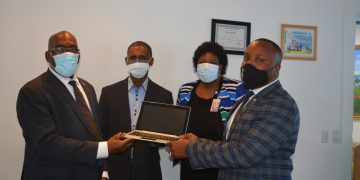 NV GEBE donates 400 Laptops