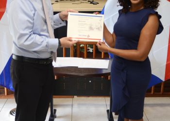 Certificate ceremony Saba civil servants