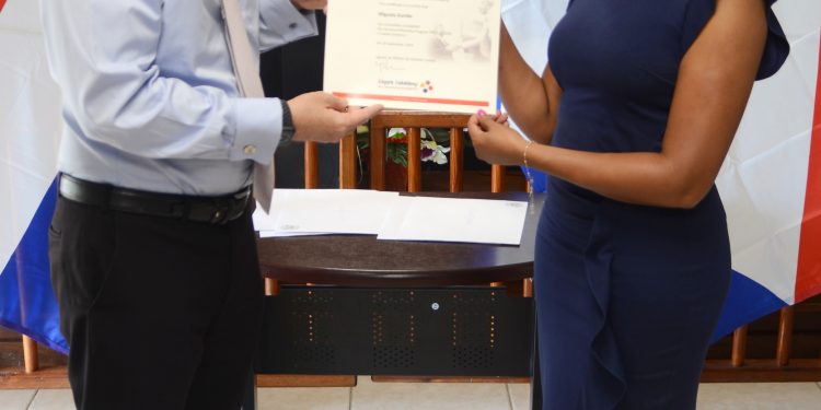 Certificate ceremony Saba civil servants