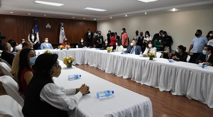 Program seeks to reduce the illiteracy rate in Dominican Republic