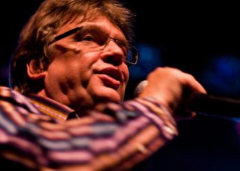 Dutch singer facing death threats for Sinterklaas song without blackface character