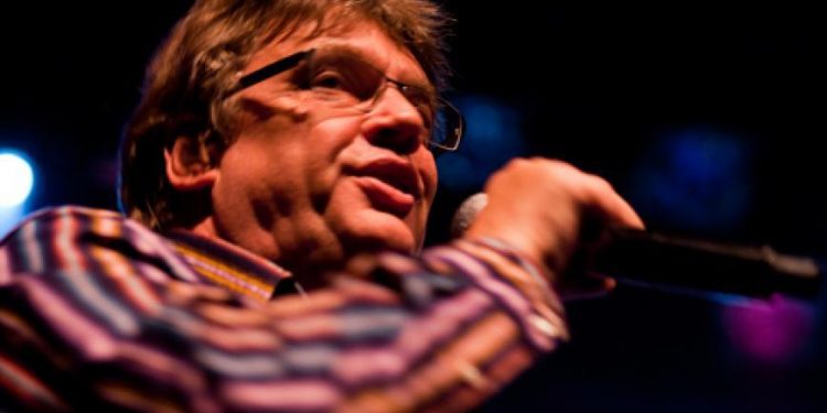 Dutch singer facing death threats for Sinterklaas song without blackface character