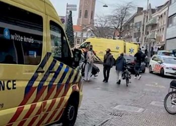 Two stabbed, fire set inside Hague supermarket; Manhunt leads to arrest