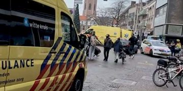 Two stabbed, fire set inside Hague supermarket; Manhunt leads to arrest