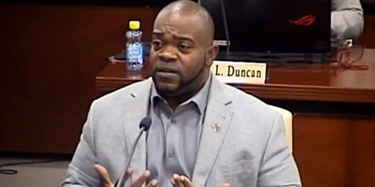 Chris: Coalition MPs failing by refusing to question PM