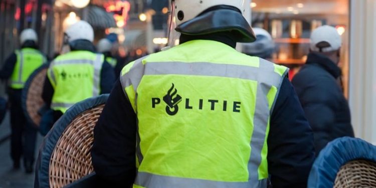 Curfew riots in at least 10 municipalities; 190 arrested in Amsterdam