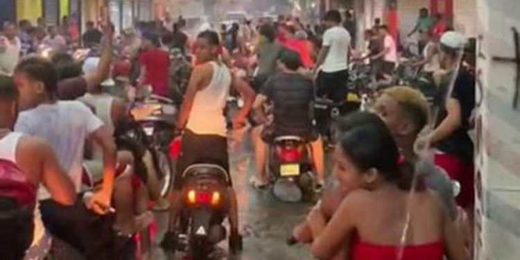 In Baní they break rules and flood colmadones