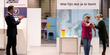 Average coronavirus infections drop; Acute care leader: Lockdown extension likely