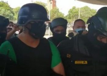 Murder suspect linked to corrupt agency ‘cooperates’