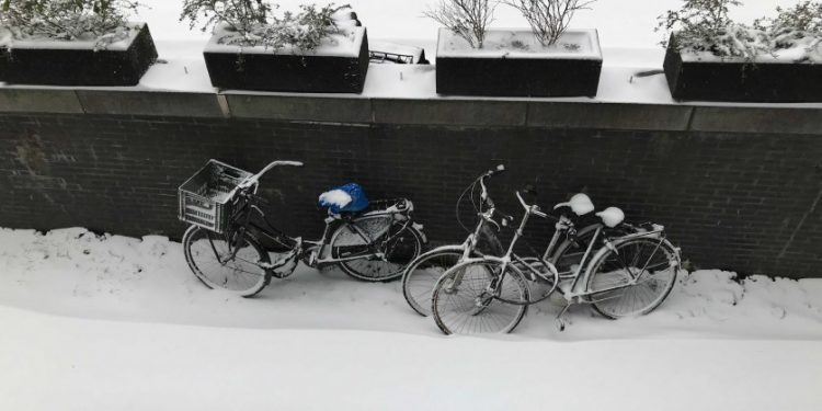 Another icy, snowy day ahead for the Netherlands
