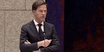 Parliament supports extension of coronavirus curfew