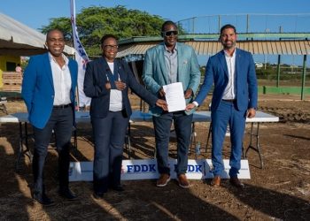 Well-known baseball player Hensley Meulens gets own baseball park