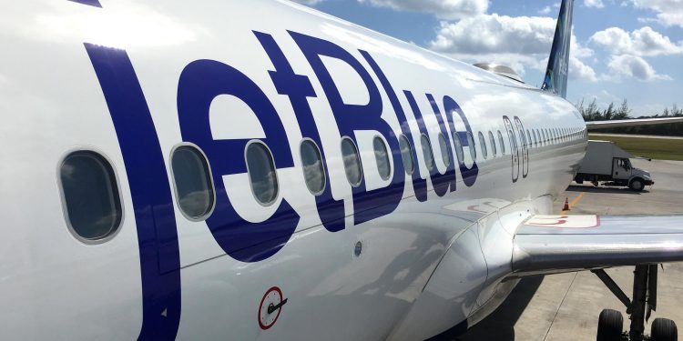 Changes to JetBlue: Ban carry-on luggage at its lowest rate