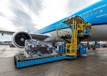 KLM takes first vaccines to islands