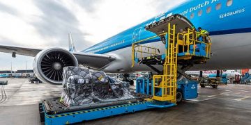 KLM takes first vaccines to islands