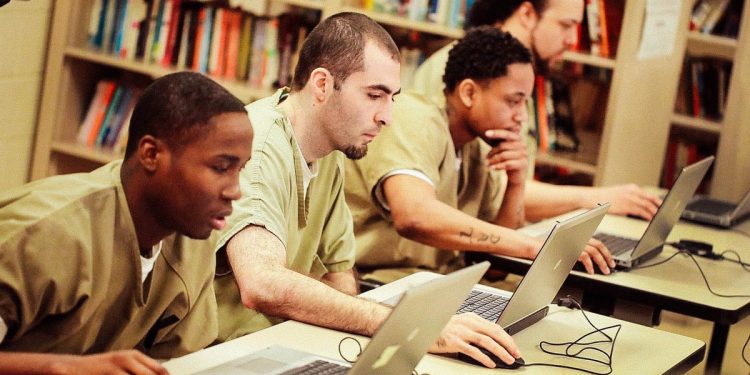 Minister of Justice supports development opportunities for inmates at the Point Blanche Prison