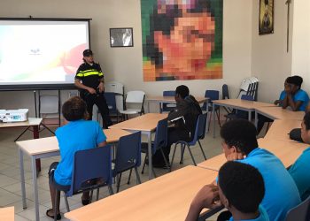 Police officers provide information at school on St. Eustatius