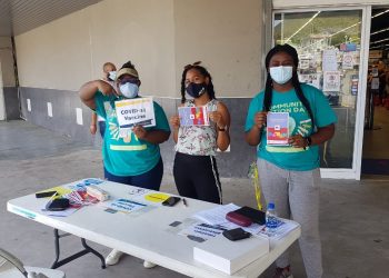 AUC Students provide information and assistance with the registration for the COVID-19 Vaccine over the Easter Weekend