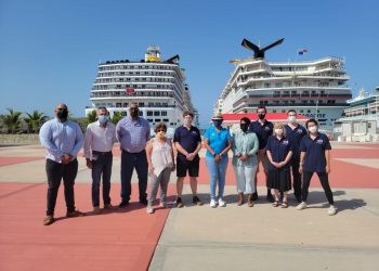 Sint Maarten welcomes over 100 evacuees from Saint Vincentfor onward travel