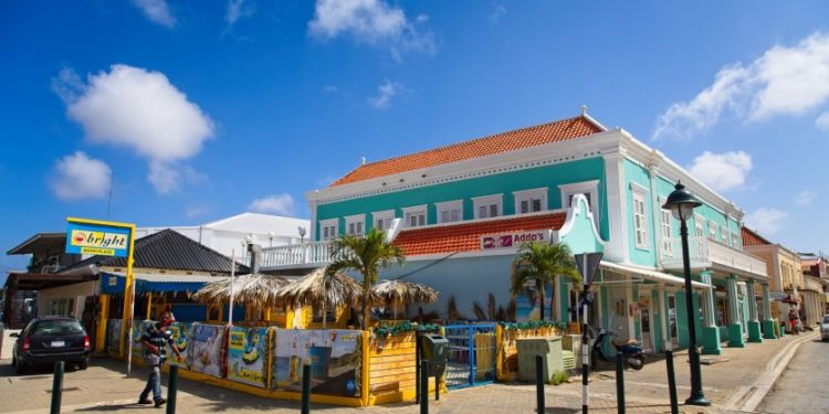 Schools on Bonaire reopen thanks to vaccination of teachers