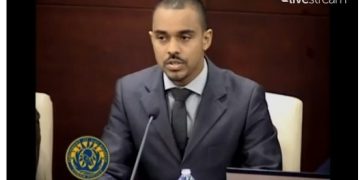 Minister of VROMI quizzed by Chairman of Parliament during draft national ordinance establishing the budget of Sint Maarten