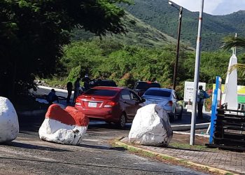 Police monitoring border situation