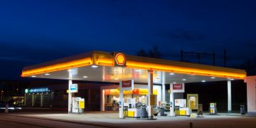 Dutch Cabinet caught off-guard with Shell move to London