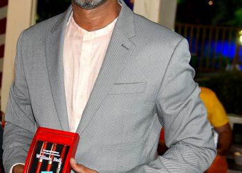 Sint Maarten Tourism Bureau Congratulates William Bell on 35th Anniversary at STB