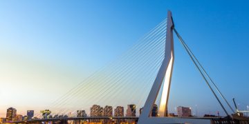 Rotterdam apologizes for slavery past