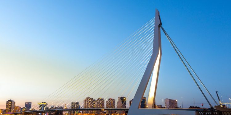 Rotterdam apologizes for slavery past