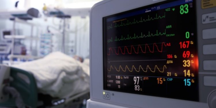 Wave of Omicron patients more likely to end up in regular hospital ward than ICU