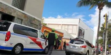 El Departamento de Inmigración,  KPSM y Aduanas de Sint Maarten toman medidas enérgicas contra los pregoneros y los permisos de residencia