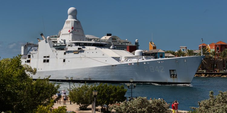 Defense station ship returned: anti-drug operations resumed