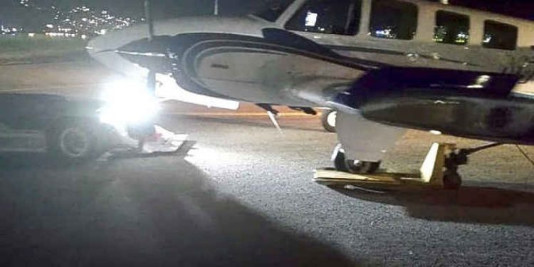 LA AERONAVE DE FLORIDA QUEDA INHABILITADA EN LA PISTA DE PJIA