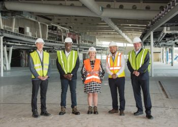 La Secretaria de Estado Holandés van Huffelen visita el proyecto de reconstrucción del Aeropuerto