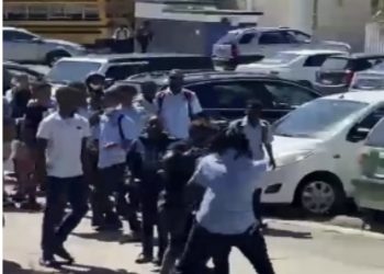 Las patrullas preventivas estuvieron alrededor de South Reward para frenar las peleas relacionadas con la escuela