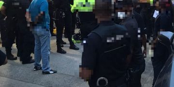 El Departamento de Inmigración, KPSM, Aduanas e Inspecciones TEATT & VSA realización de controles en el área de St. Peters