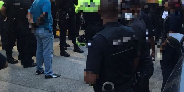 El Departamento de Inmigración, KPSM, Aduanas e Inspecciones TEATT & VSA realización de controles en el área de St. Peters