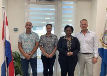 Instructores de la Agencia Holandesa de Instituciones de Custodia visitan Sint Maarten para una evaluación penitenciaria