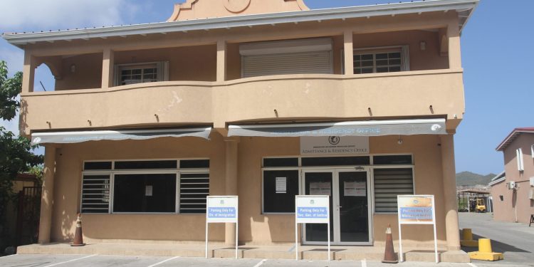 El juzgado de primera instancia rechaza pedido de suspensión de orden de expulsión