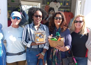 Island Gems apoya la campaña de esterilización/castración de AWF