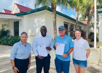 El ministro Lawrence da la bienvenida a los competidores de la Regata Heineken de Sint Maarten